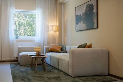 SE-WA-C15-AURORAVILLAGE-2026-allmännaytor-soffa-small
