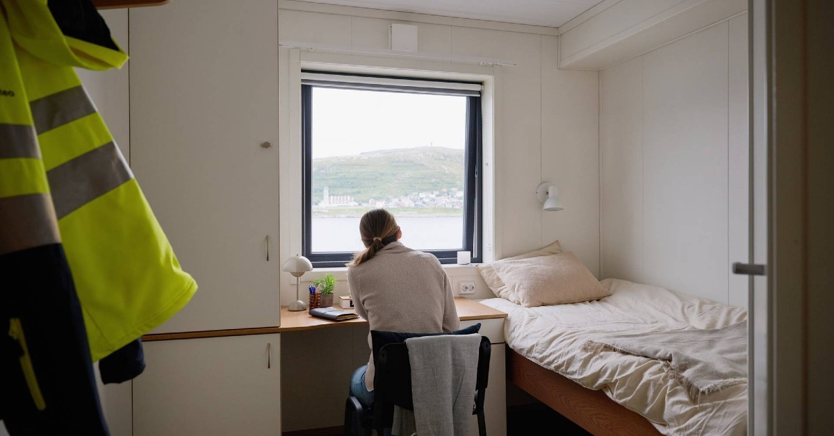 <span id="hs_cos_wrapper_name" class="hs_cos_wrapper hs_cos_wrapper_meta_field hs_cos_wrapper_type_text" style="" data-hs-cos-general-type="meta_field" data-hs-cos-type="text" >Modulära byggnader höjer standarden för personalboenden</span>